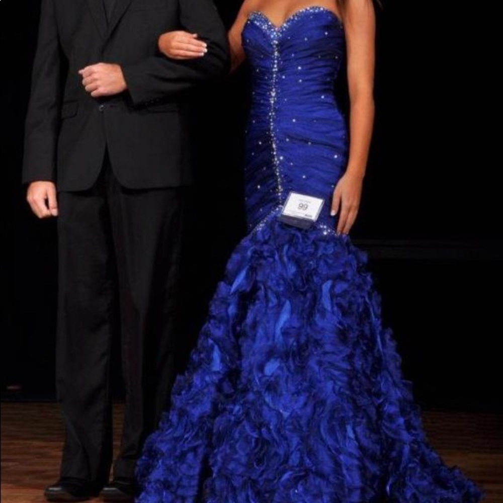 Cobalt blue prom/formal gown